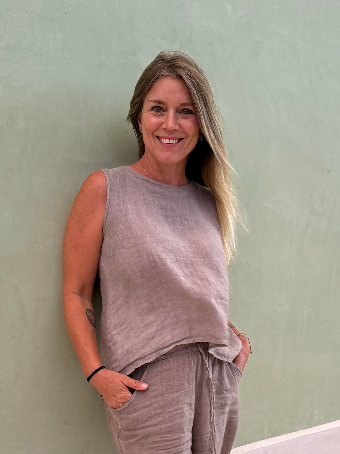 Florence Linen Sleeveless Top with Back Bow